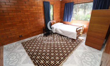 Renta Casa Campestre en Cota, Cundinamarca con 8 Habitaciones