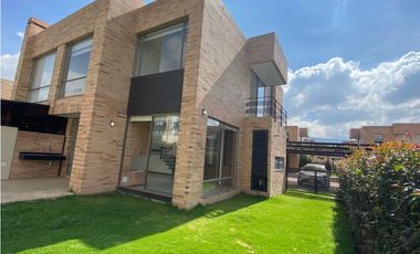 VENTA CASA CAMPESTRE EN LA MILLA DE ORO, CAJICA