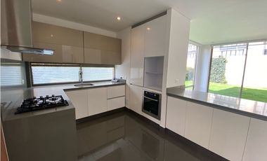VENTA CASA CAMPESTRE EN LA MILLA DE ORO, CAJICA