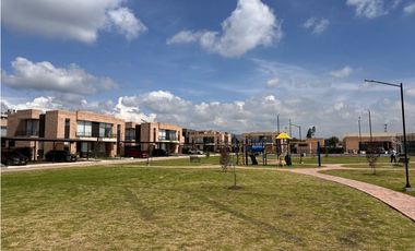 VENTA CASA CAMPESTRE EN LA MILLA DE ORO, CAJICA