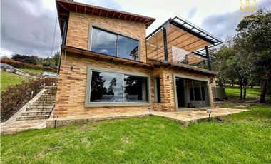 SE ARRIENDA CASA EN HORIZONTE RESERVADO