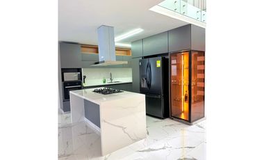 Casa en Arriendo Amoblada en Envigado