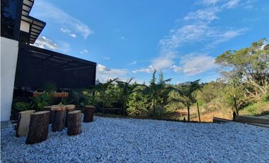 CASA CAMPESTRE PARA LA VENTA EN LA VEREDA SANTA BARBARA RIONEGRO