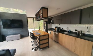 CASA CAMPESTRE PARA LA VENTA EN LA VEREDA SANTA BARBARA RIONEGRO