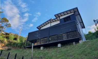 CASA CAMPESTRE PARA LA VENTA EN LA VEREDA SANTA BARBARA RIONEGRO