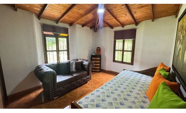 Casa campestre en venta en condominio con portón en guarne