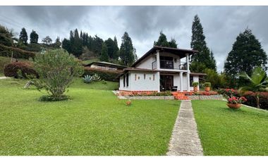 Casa campestre en venta en condominio con portón en guarne