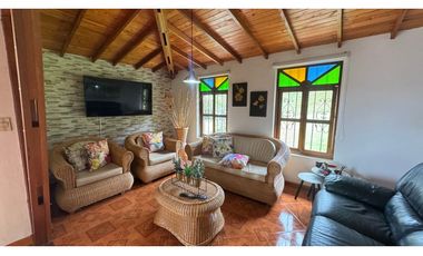 Casa campestre en venta en condominio con portón en guarne