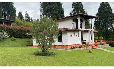 Casa campestre en venta en condominio con portón en guarne