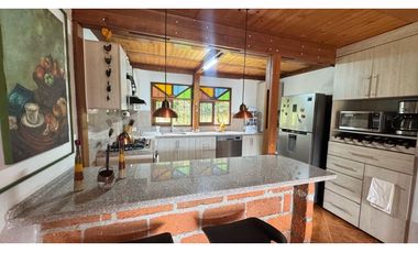Casa campestre en venta en condominio con portón en guarne