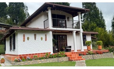 Casa campestre en venta en condominio con portón en guarne