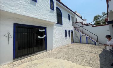 Se Renta Casa En Las Fuentes con Alberca en condominio