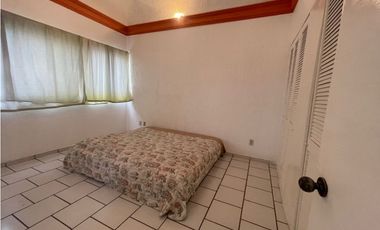 Se Renta Casa En Las Fuentes con Alberca en condominio