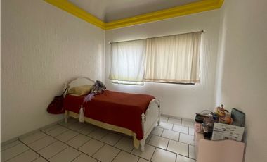 Se Renta Casa En Las Fuentes con Alberca en condominio