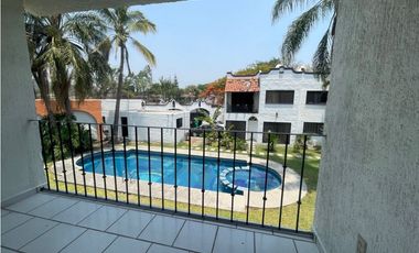 Se Renta Casa En Las Fuentes con Alberca en condominio