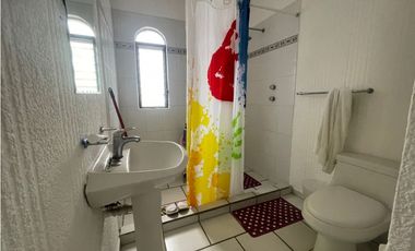 Se Renta Casa En Las Fuentes con Alberca en condominio