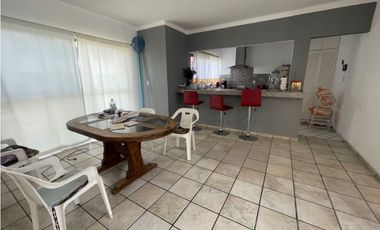 Se Renta Casa En Las Fuentes con Alberca en condominio