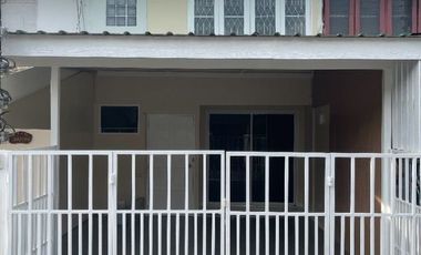 3 bedrooms Townhouse for rent