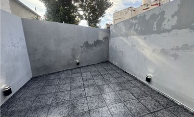 VENTA PH 2 AMB C PATIO. AV. PIEDRA BUENA 4300, VILLA LUGANO. CABA