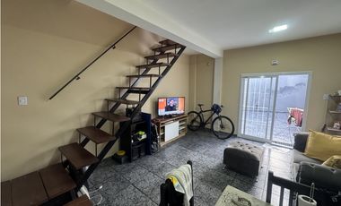 VENTA PH 2 AMB C PATIO. AV. PIEDRA BUENA 4300, VILLA LUGANO. CABA