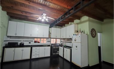 CASA EN ITAEMBE MINI ZONA AV 131 Y 200