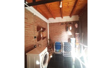 CASA EN ITAEMBE MINI ZONA AV 131 Y 200