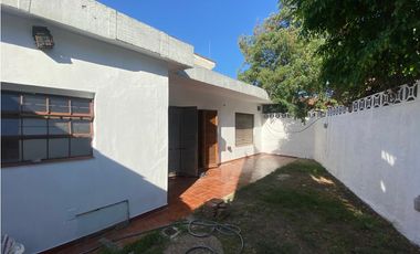 Casa en ALQUILER, Camacua al 1300 Ituzaingó
