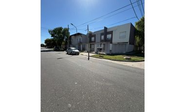 VENTA - PH 2 amb, cochera, patio y parrilla - Zona Villa Primera