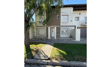 VENTA - PH 2 amb, cochera, patio y parrilla - Zona Villa Primera