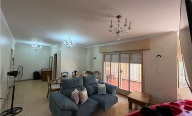 Casa con gran ubicacion a la venta