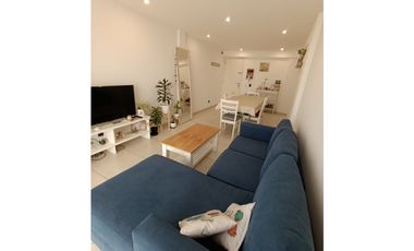 ALQUILER 24 MESES - Depto 4 amb, balcon a la calle, cochera - La Perla
