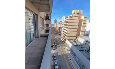 ALQUILER 24 MESES - Depto 4 amb, balcon a la calle, cochera - La Perla