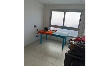 ALQUILER 24 MESES - Depto 4 amb, balcon a la calle, cochera - La Perla