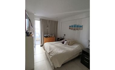 ALQUILER 24 MESES - Depto 4 amb, balcon a la calle, cochera - La Perla