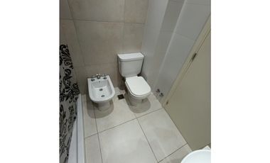 ALQUILER 24 MESES - Depto 4 amb, balcon a la calle, cochera - La Perla