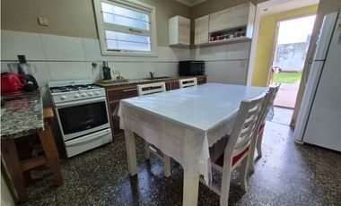 Casa 4 ambientes en Barrio Mundialista