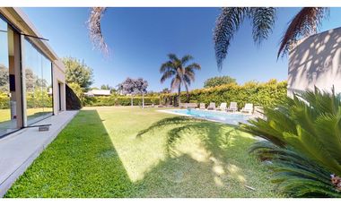 Casa de 9 Ambientes en Venta Barrio Cerrado Manzanares Chico Pilar