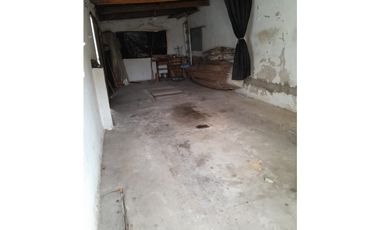 VENTA CASA 3 AMB. CON PARQUE, GARAGE Y DEPOSITO APTO CREDITO