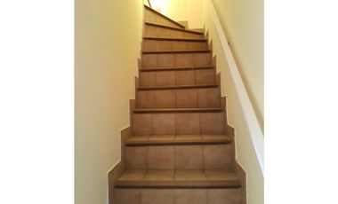 VENTA CASA 3 AMB. CON PARQUE, GARAGE Y DEPOSITO APTO CREDITO