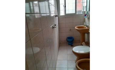 VENTA CASA 3 AMB. CON PARQUE, GARAGE Y DEPOSITO APTO CREDITO