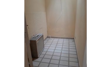 VENTA CASA 3 AMB. CON PARQUE, GARAGE Y DEPOSITO APTO CREDITO