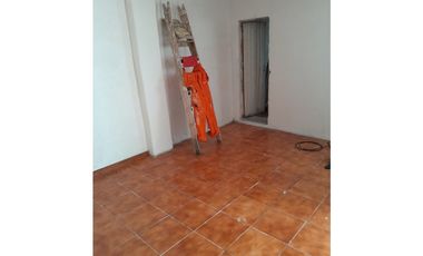 VENTA CASA 3 AMB. CON PARQUE, GARAGE Y DEPOSITO APTO CREDITO