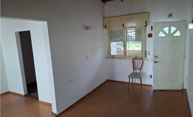 ZONA COLINAS; CHALECITO 3 AMBIENTES C/ JARDIN