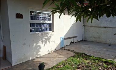 ZONA COLINAS; CHALECITO 3 AMBIENTES C/ JARDIN