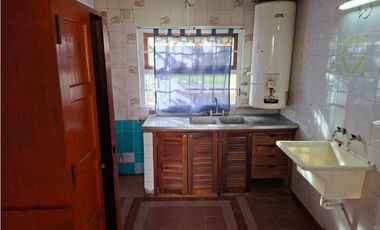 ZONA COLINAS; CHALECITO 3 AMBIENTES C/ JARDIN