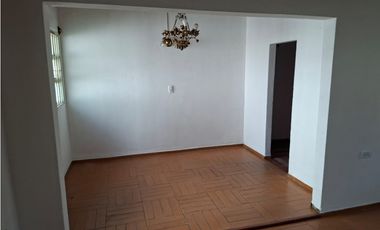 ZONA COLINAS; CHALECITO 3 AMBIENTES C/ JARDIN