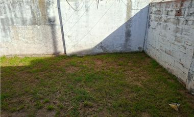 ZONA COLINAS; CHALECITO 3 AMBIENTES C/ JARDIN