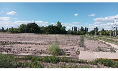 Lote en Barrio Personal de Agua y Energía