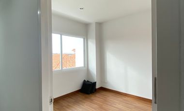 4 bedrooms for rent at Baan Thammachad Phetkasem 114