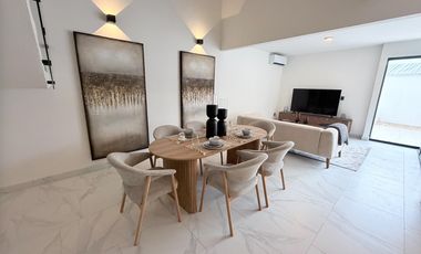 INVERSIÓN A MINUTOS DEL MAR. CASA DE 3 RECÁMARAS, 3 NIVELES, TERRAZA CON JACUZZI. PLAYA DEL CARMEN